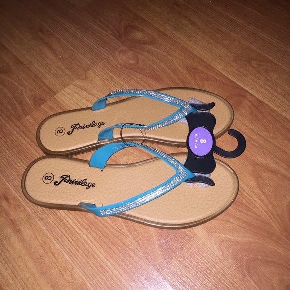 Privilege Size 8 Rhinestone Ladies Slippers - Picture 2 of 7